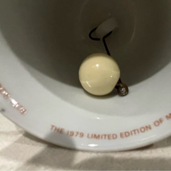 SisterBertaHummel Mothers Day 1979 Porcelain Bell Limited Edition Vintage Schmid - Picture 5 of 16